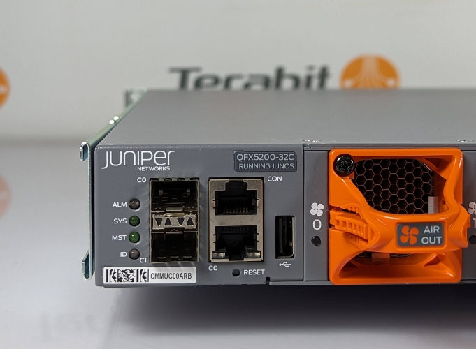 Juniper_QFX5200-32C_d_Terabit_Systems